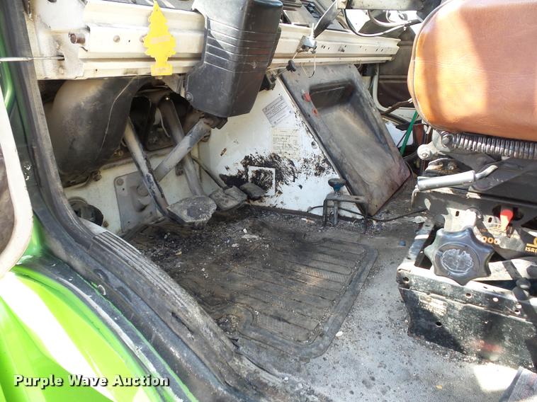 image for item L4368 1989 Mack CS250P oil distributor truck