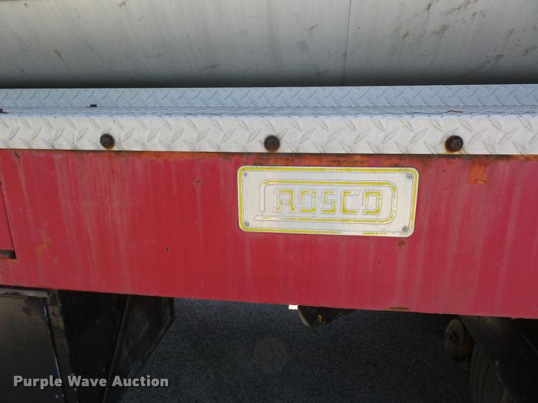 image for item L4369 1991 Ford F800 oil distributor truck