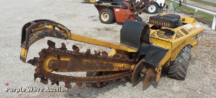 image for item L4378 2003 Vermeer RT200 trencher