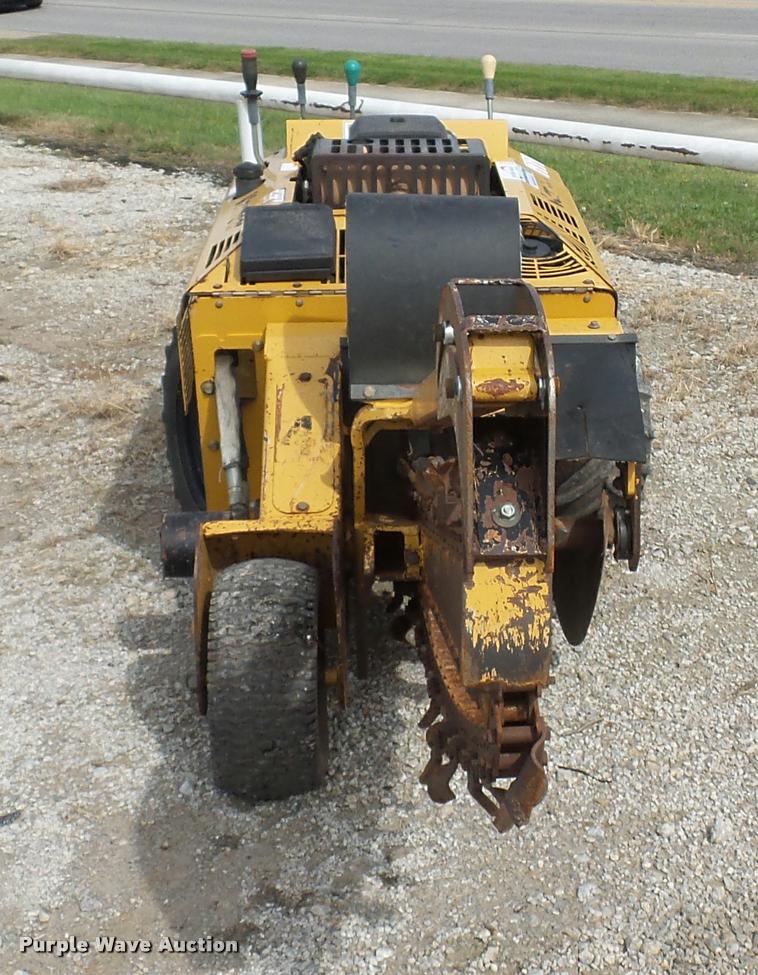 image for item L4378 2003 Vermeer RT200 trencher