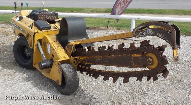 image for item L4378 2003 Vermeer RT200 trencher