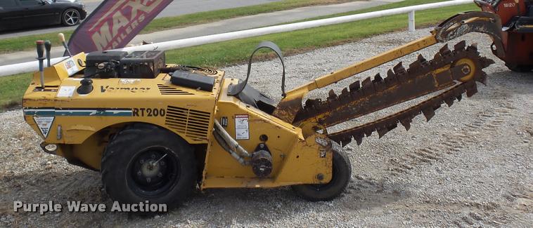 image for item L4378 2003 Vermeer RT200 trencher