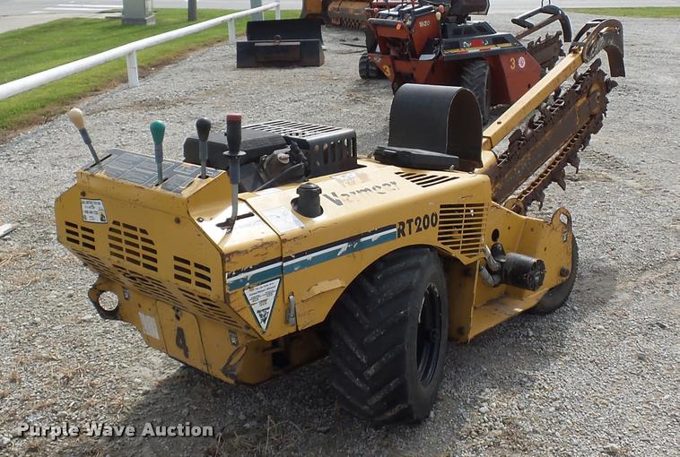 image for item L4378 2003 Vermeer RT200 trencher