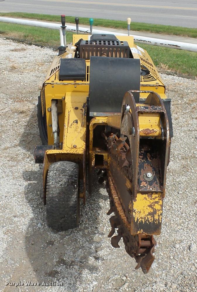image for item L4378 2003 Vermeer RT200 trencher