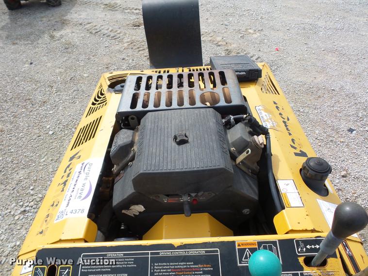 image for item L4378 2003 Vermeer RT200 trencher