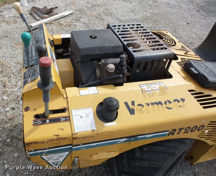 image for item L4378 2003 Vermeer RT200 trencher