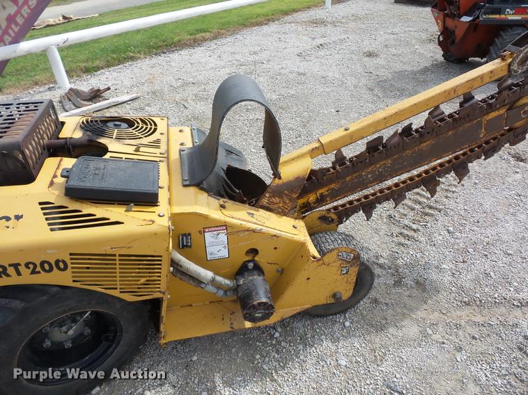 image for item L4378 2003 Vermeer RT200 trencher