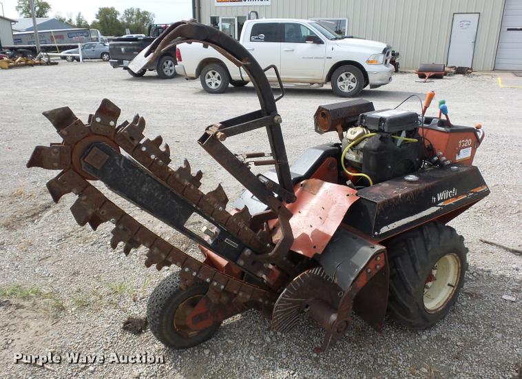 image for item L4379 2004 Ditch Witch 1820HE trencher
