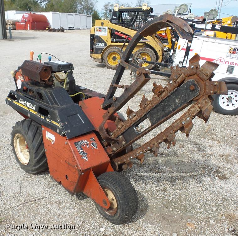 image for item L4379 2004 Ditch Witch 1820HE trencher