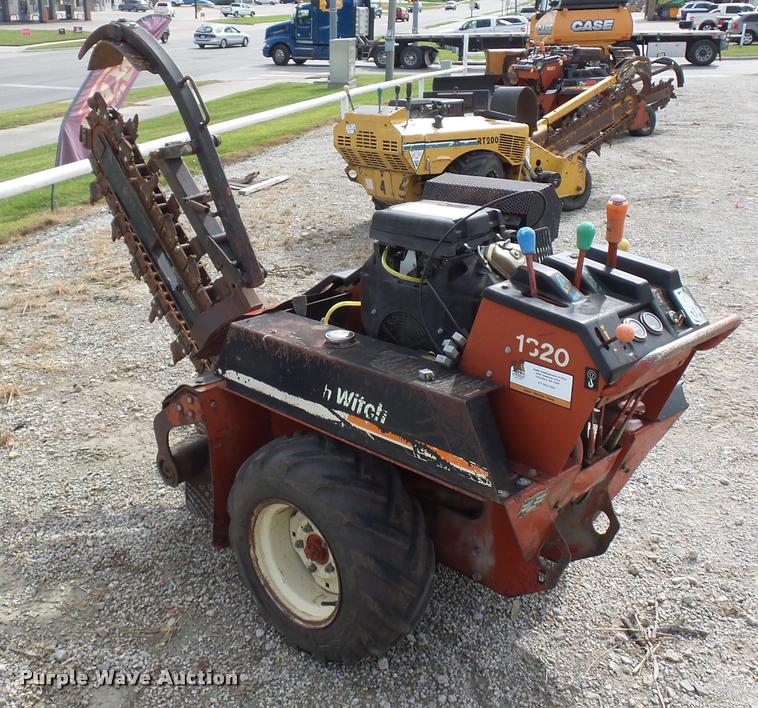 image for item L4379 2004 Ditch Witch 1820HE trencher