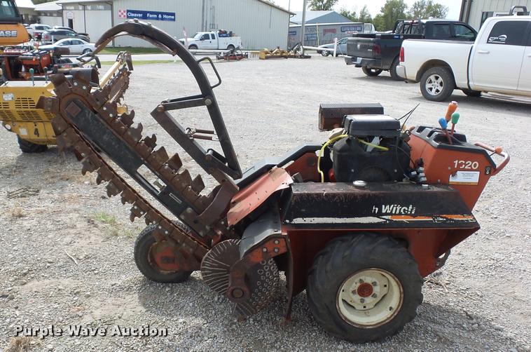 image for item L4379 2004 Ditch Witch 1820HE trencher