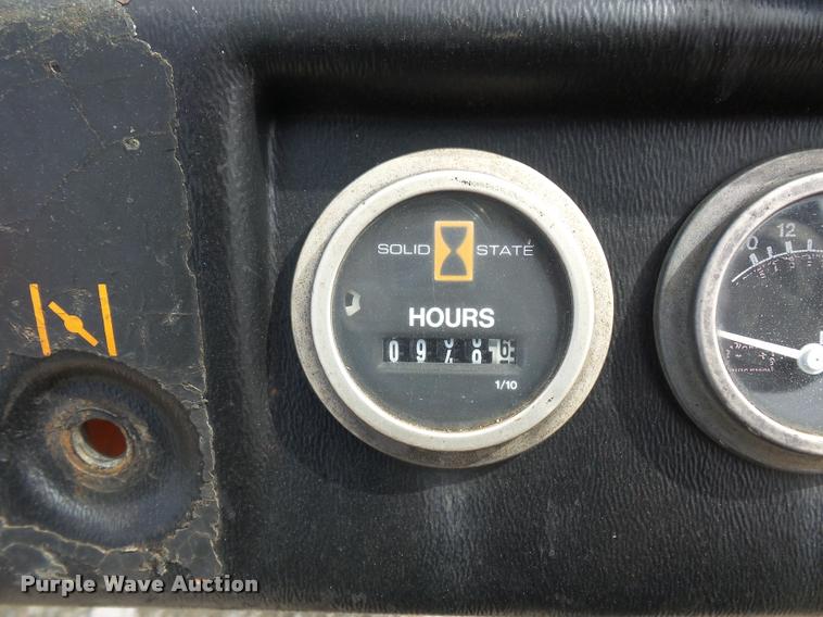 image for item L4379 2004 Ditch Witch 1820HE trencher