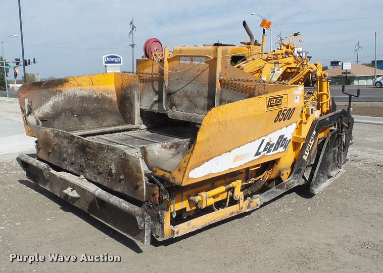 image for item L4444 LeeBoy 8500T paver