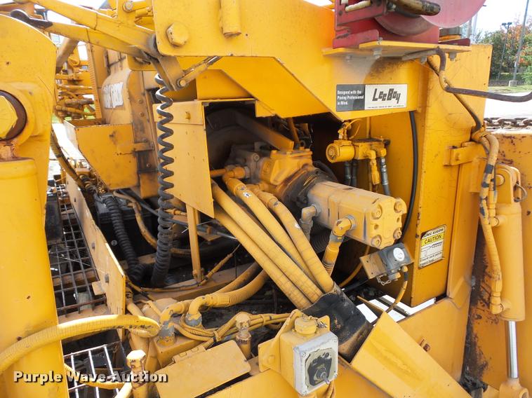 image for item L4444 LeeBoy 8500T paver