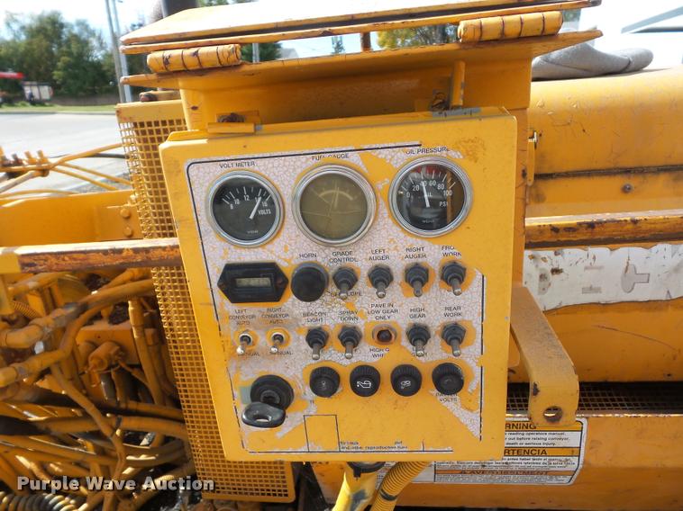 image for item L4444 LeeBoy 8500T paver