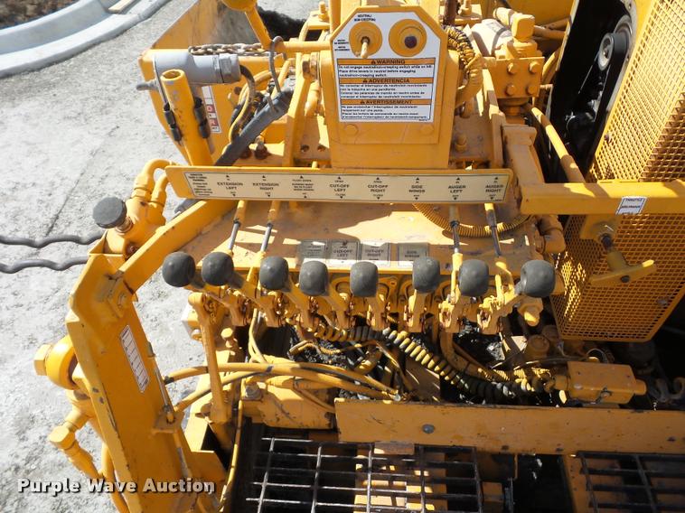 image for item L4444 LeeBoy 8500T paver