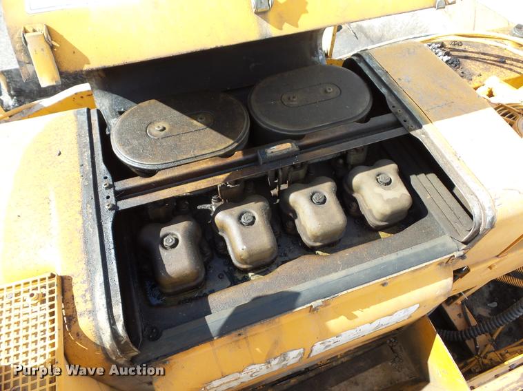 image for item L4444 LeeBoy 8500T paver