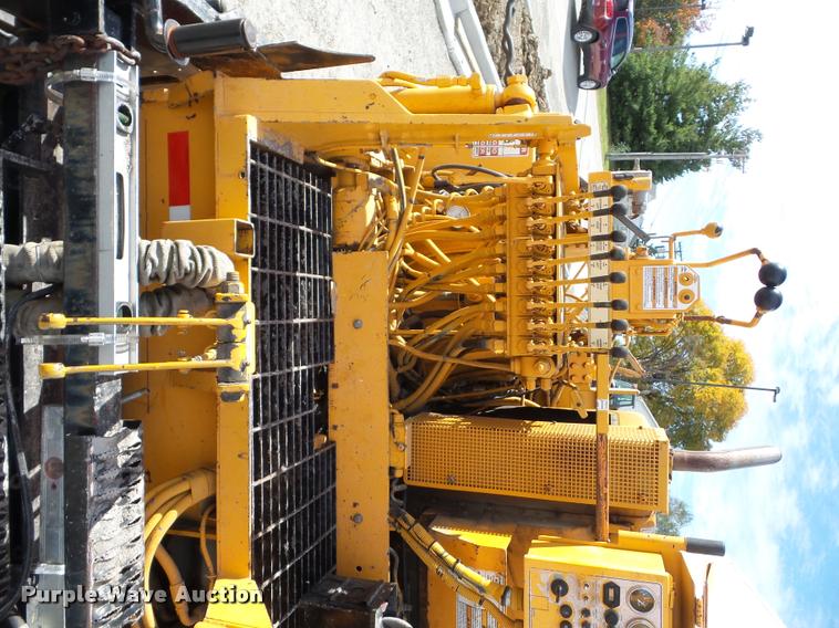 image for item L4444 LeeBoy 8500T paver