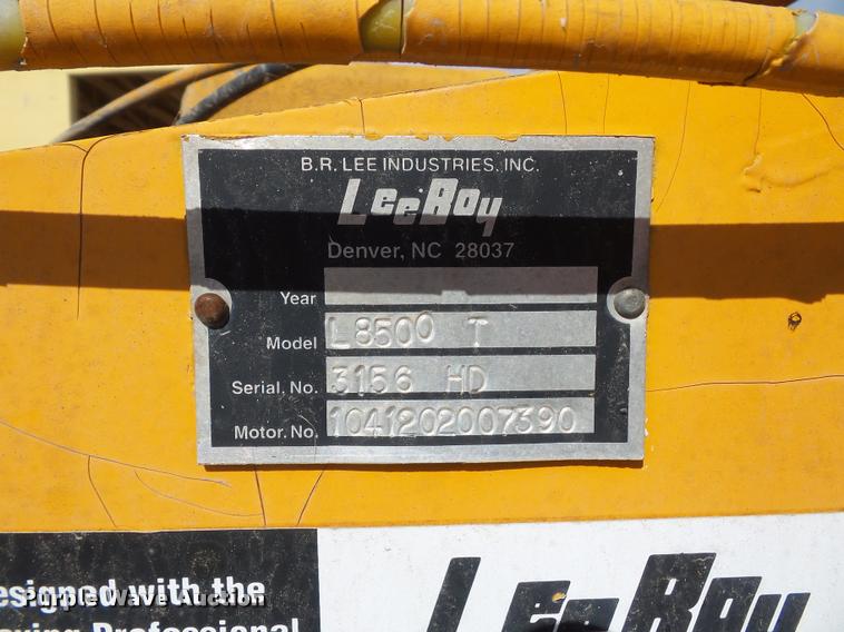 image for item L4444 LeeBoy 8500T paver