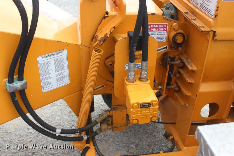 image for item L4850 2009 Bandit 65XP wood chipper