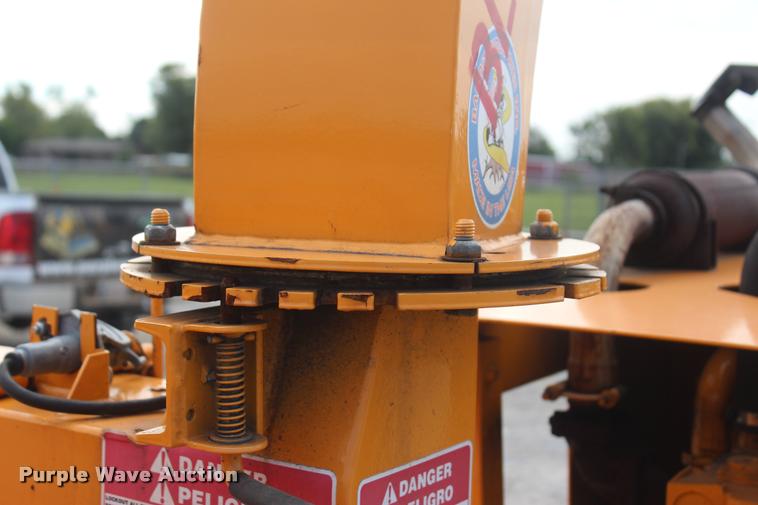 image for item L4850 2009 Bandit 65XP wood chipper