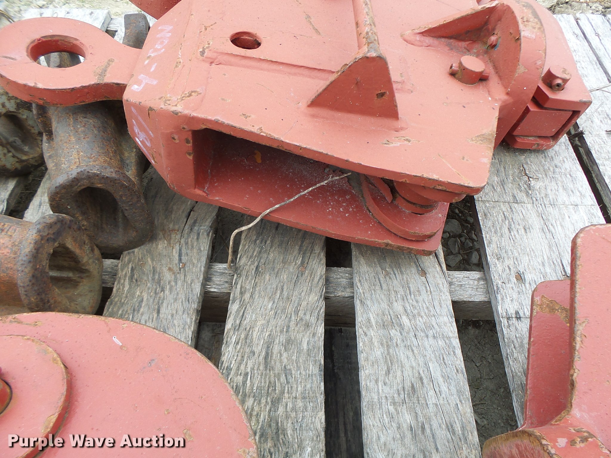 Crane lifting equipment in Boonville, MO Item DA9250 sold Purple Wave