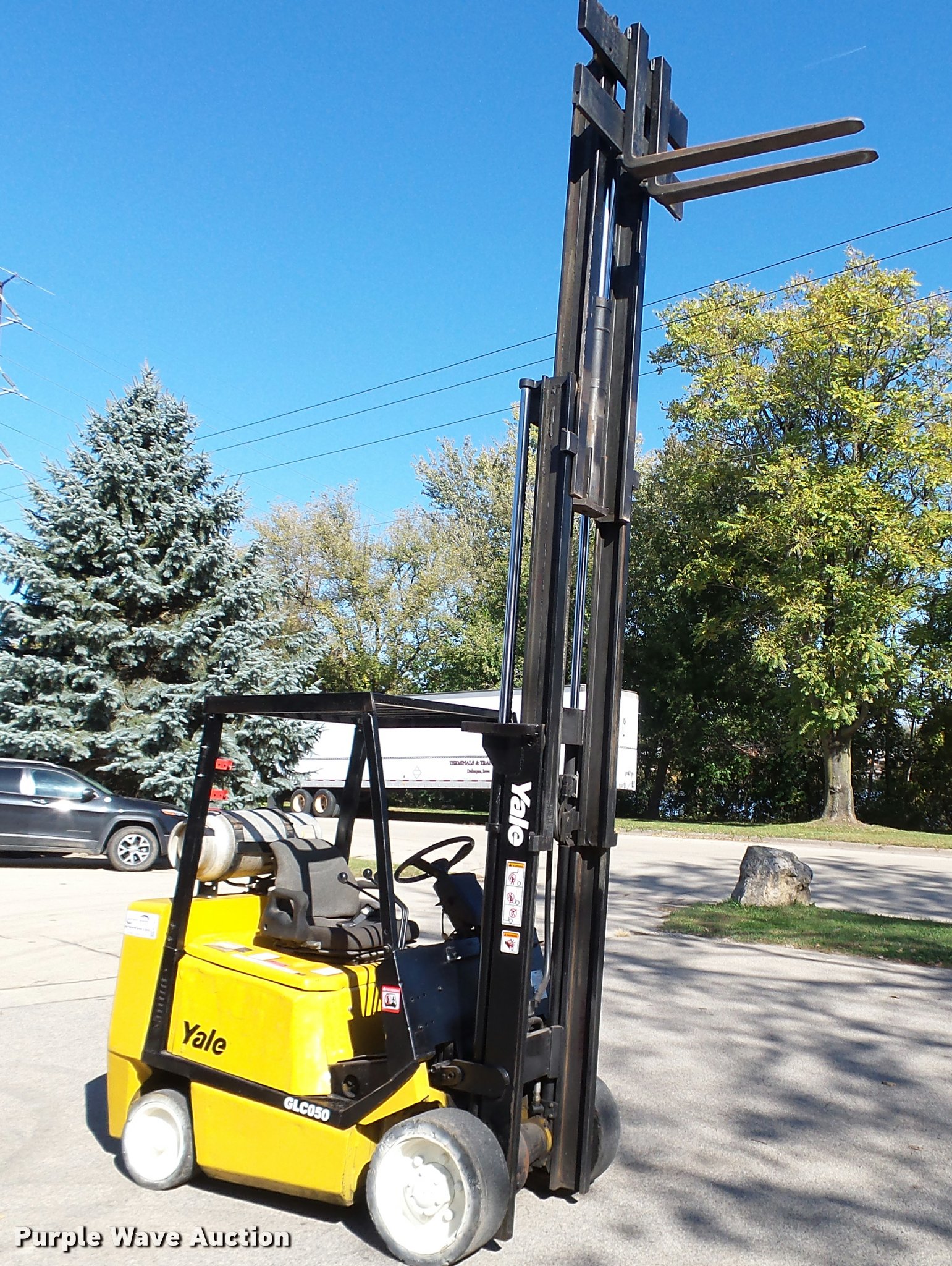 Yale GLC050 forklift in Dubuque, IA Item K1431 sold Purple Wave
