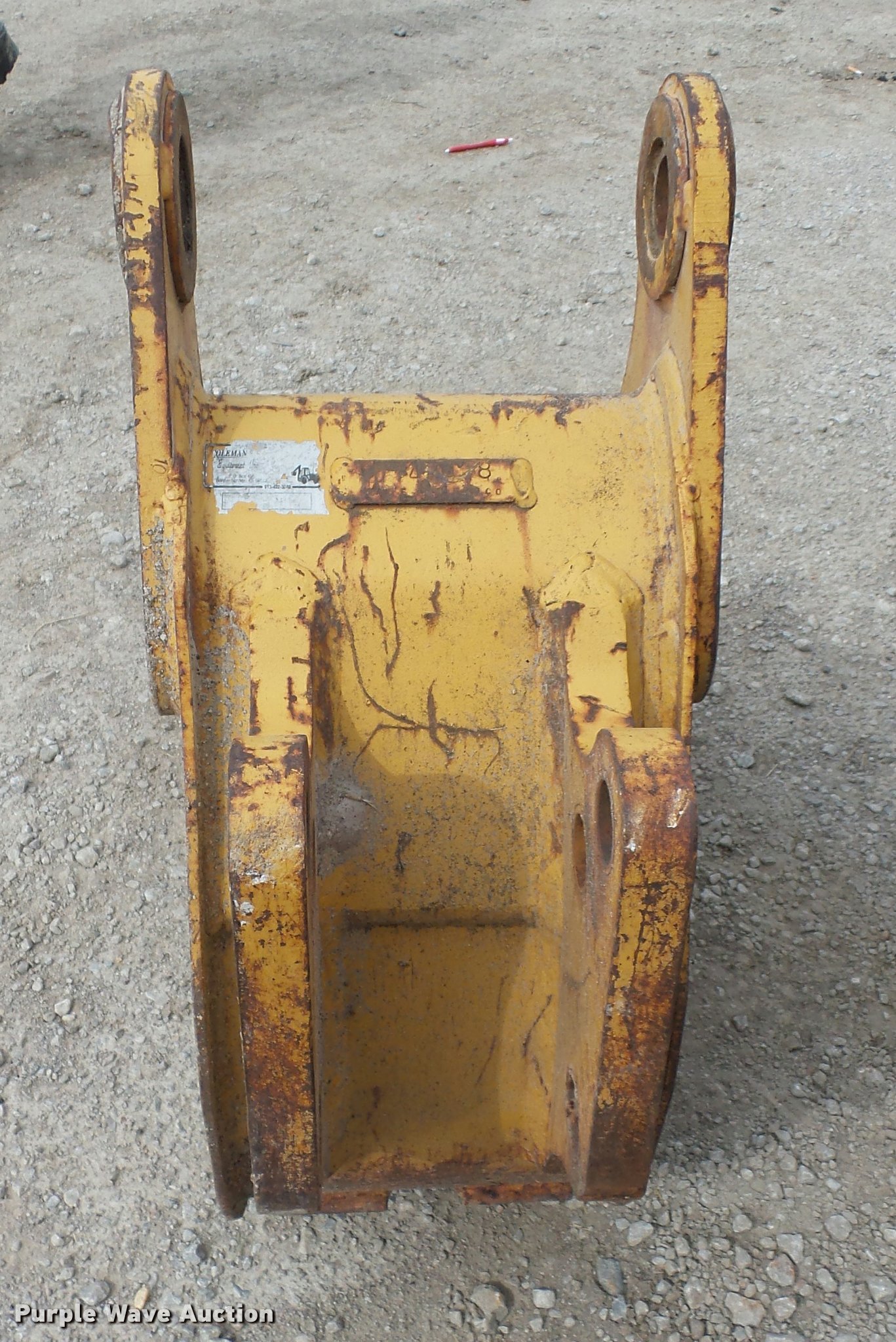 Case 580 backhoe bucket in Independence, MO Item L4355 sold Purple Wave