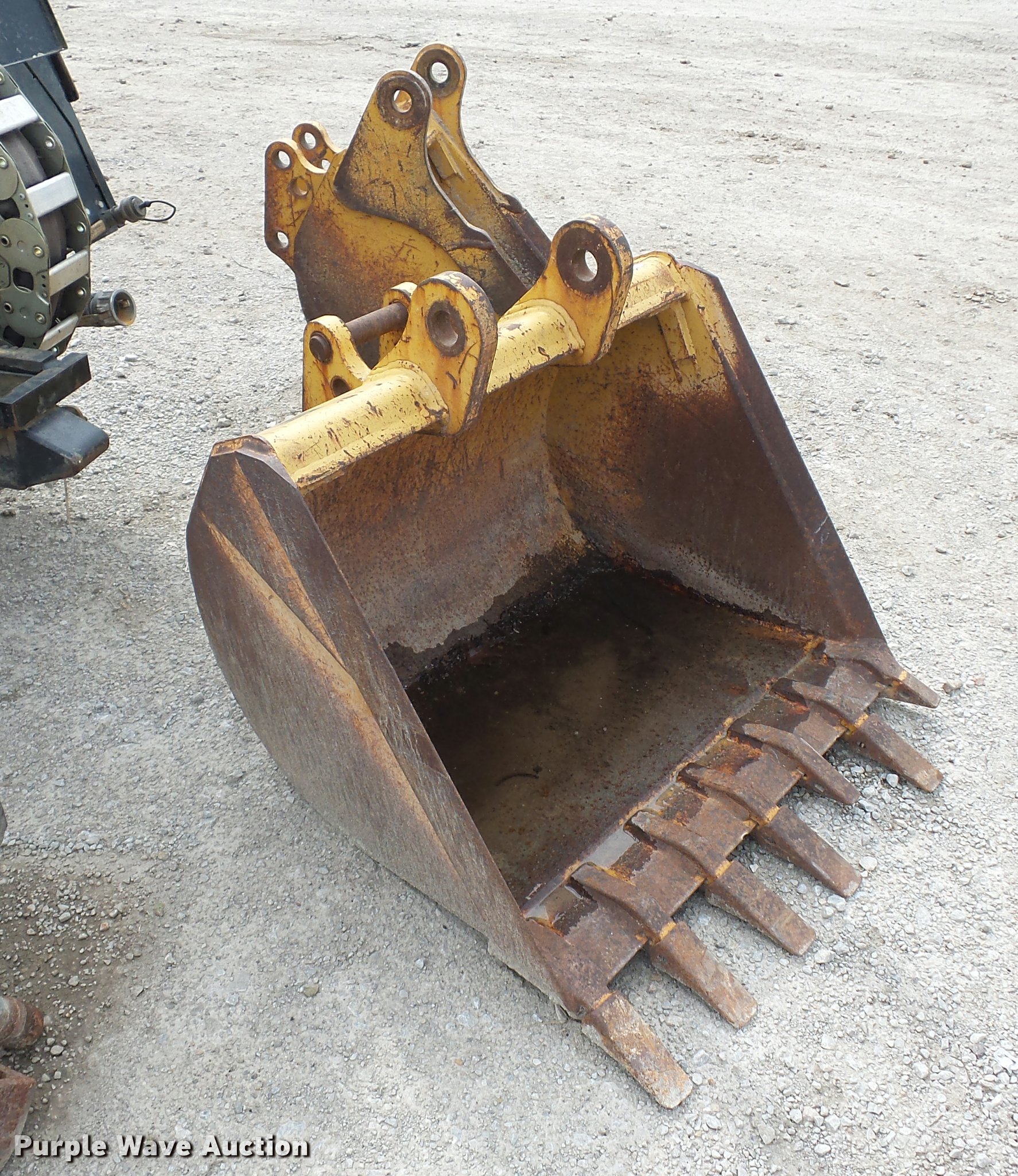 Case 580 backhoe bucket in Independence, MO Item L4356 sold Purple Wave