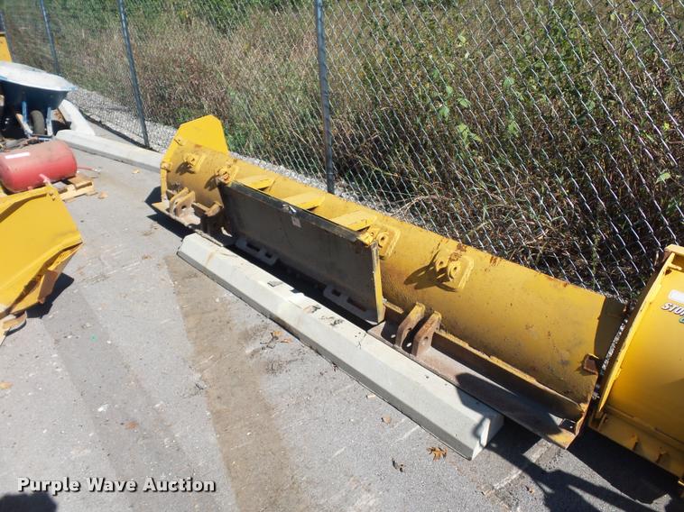 image for item AX9157 Skid steer snow plow blade