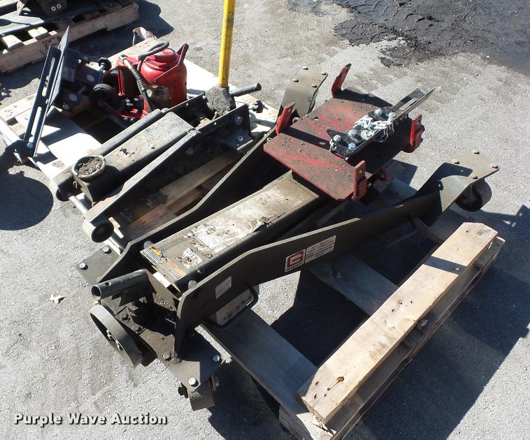 image for item AX9165 Jacks