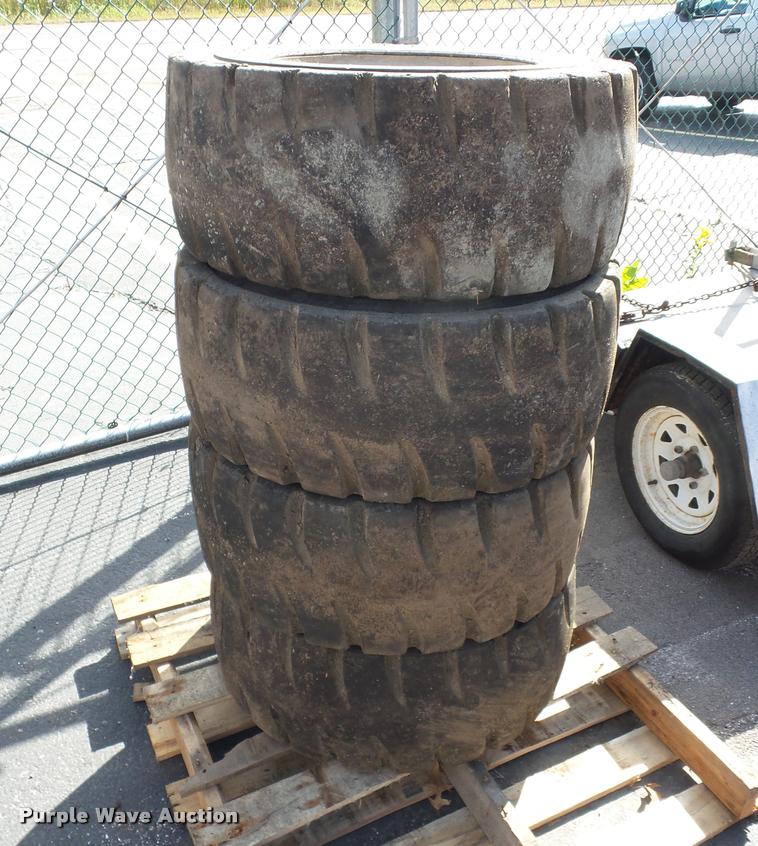 image for item AX9189 (11) skid steer tires and wheels
