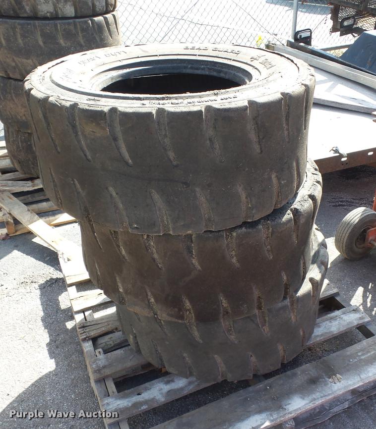 image for item AX9189 (11) skid steer tires and wheels