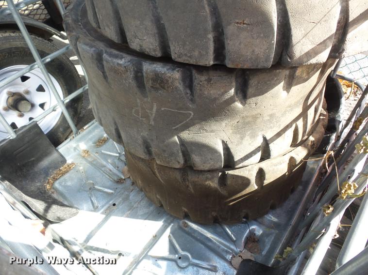 image for item AX9189 (11) skid steer tires and wheels