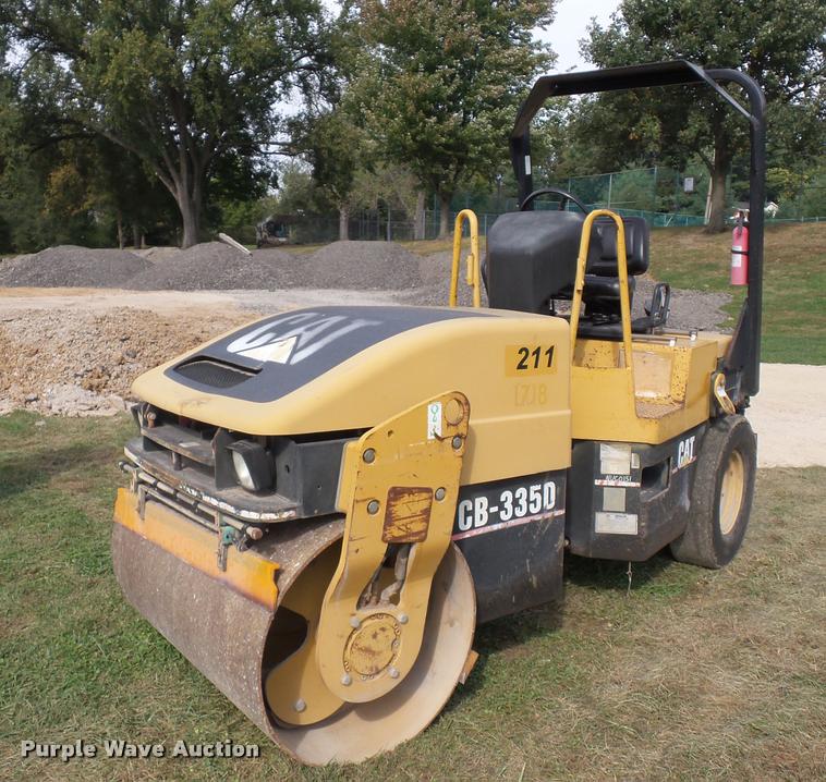 image for item BS9750 Caterpillar CB-335D single drum roller
