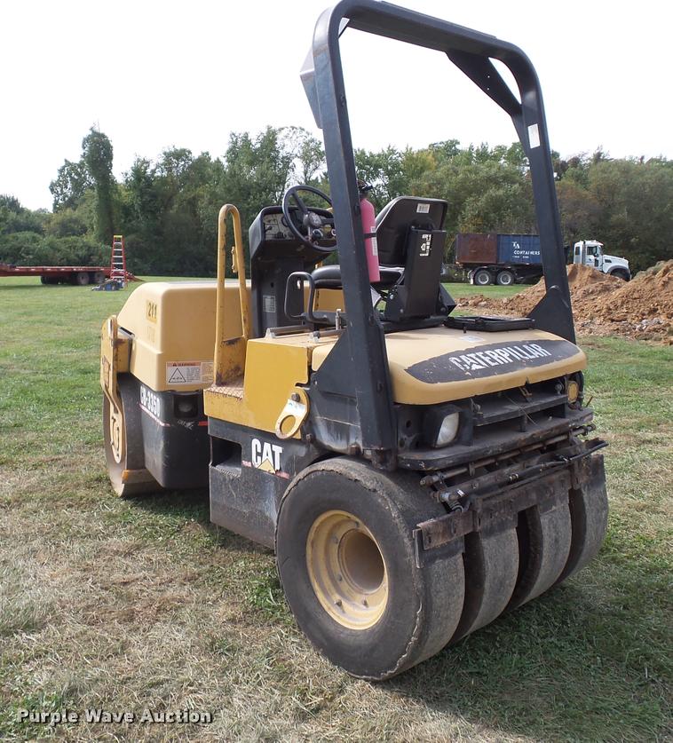 image for item BS9750 Caterpillar CB-335D single drum roller