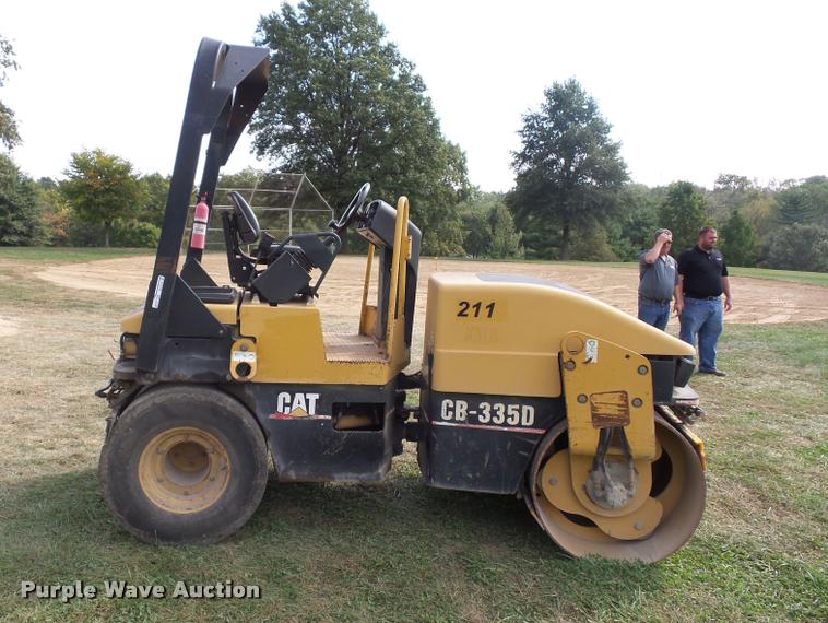 image for item BS9750 Caterpillar CB-335D single drum roller