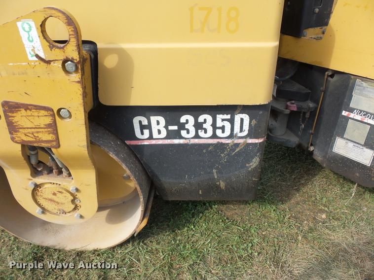 image for item BS9750 Caterpillar CB-335D single drum roller