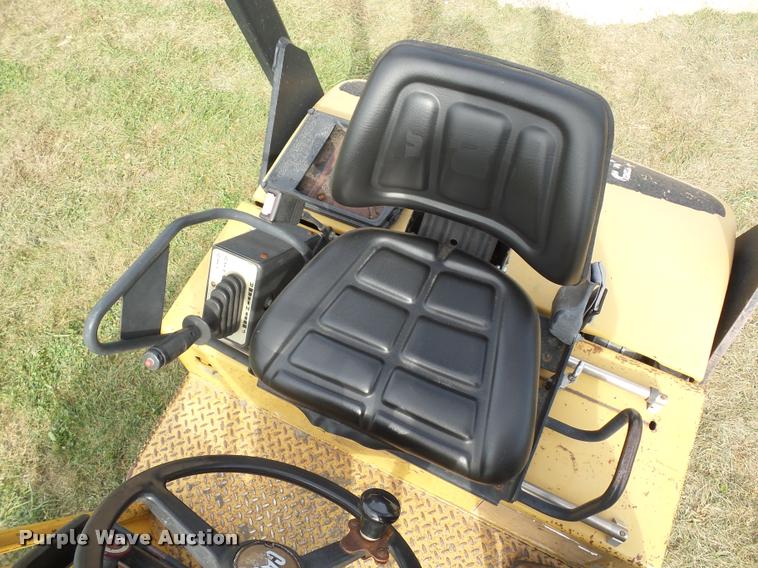 image for item BS9750 Caterpillar CB-335D single drum roller