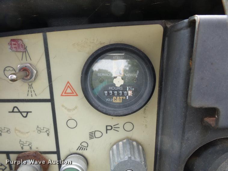 image for item BS9750 Caterpillar CB-335D single drum roller