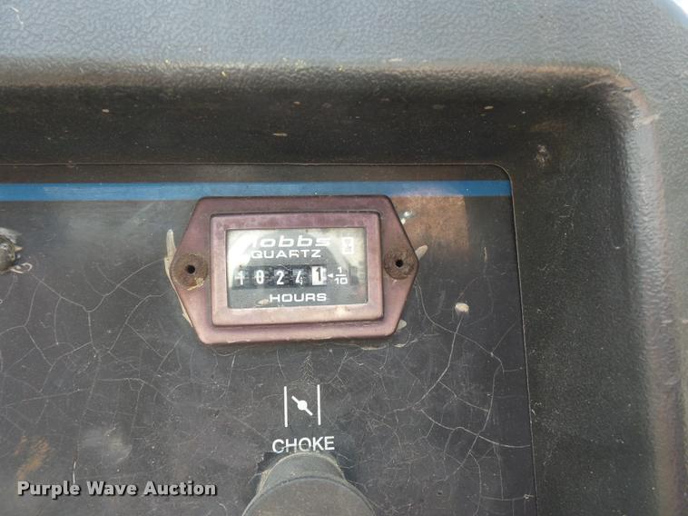 image for item L3525 2005 GMC C7500 service truck with crane