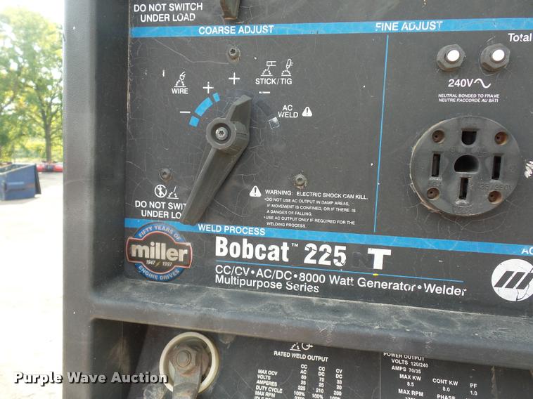 image for item L3525 2005 GMC C7500 service truck with crane