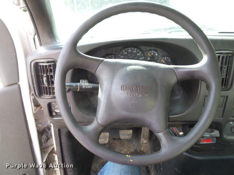 image for item L3525 2005 GMC C7500 service truck with crane