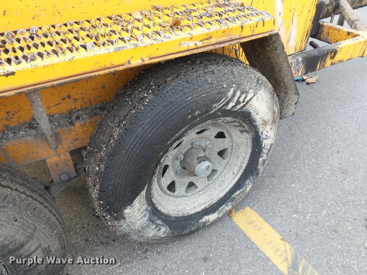 image for item L3526 LeeBoy crack seal pot