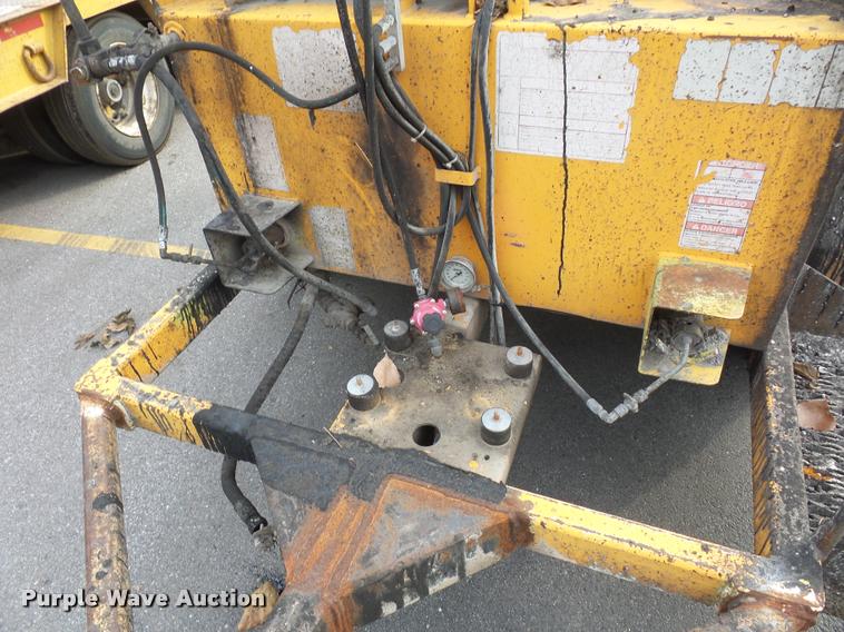 image for item L3526 LeeBoy crack seal pot