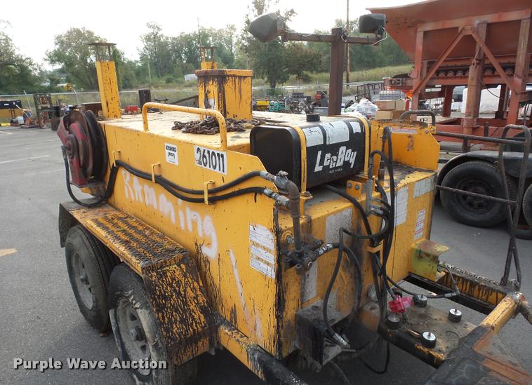 image for item L3526 LeeBoy crack seal pot