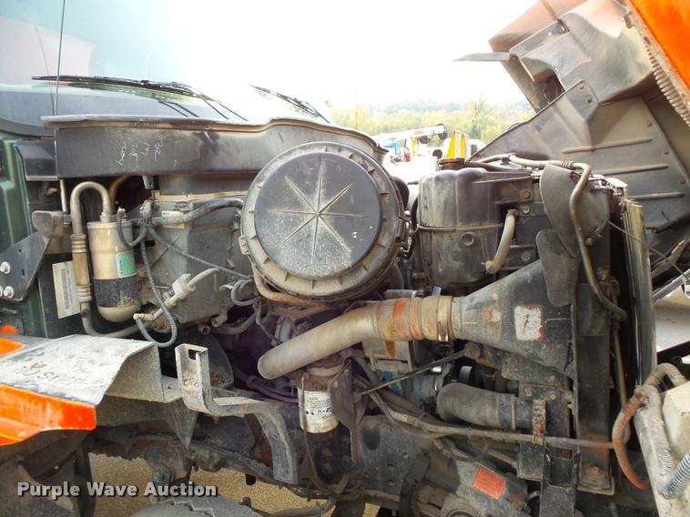 image for item L3527 2004 International 7400 dump truck