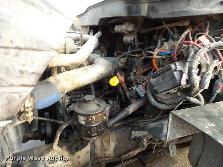 image for item L3527 2004 International 7400 dump truck