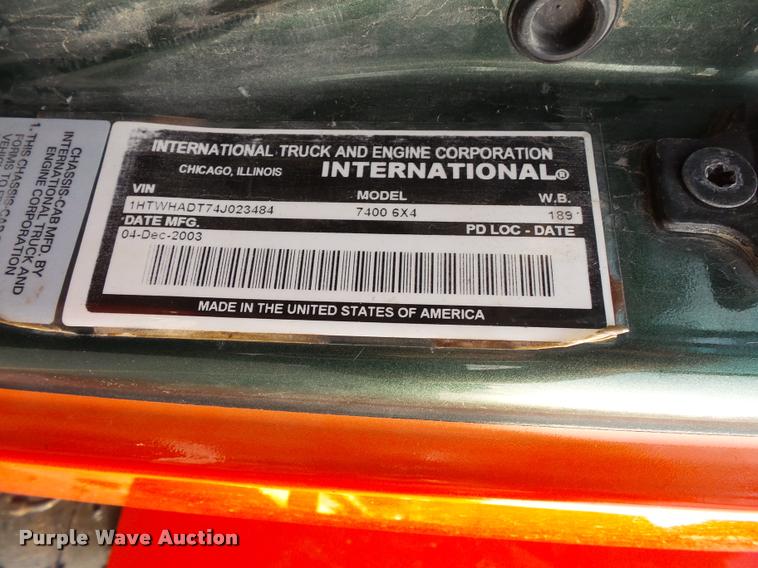 image for item L3527 2004 International 7400 dump truck