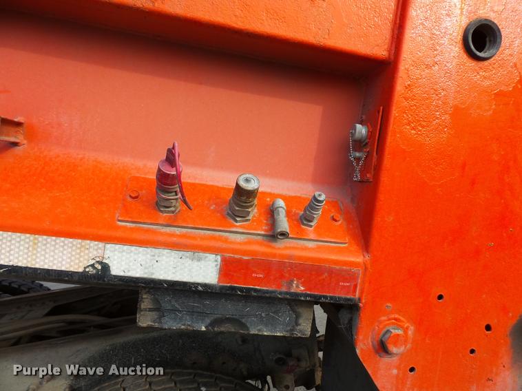 image for item L3527 2004 International 7400 dump truck